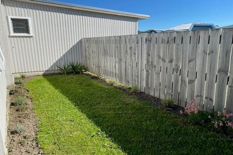 Photo of property in 2/1305 Cardiff Place, Mayfair, Hastings, 4122