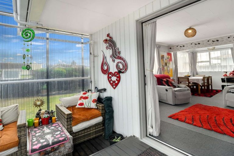 Photo of property in 31 Cross Street, Castlecliff, Whanganui, 4501