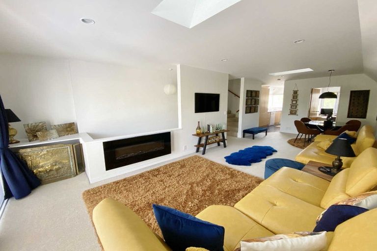 Photo of property in 7 Oakford Close, Riccarton, Christchurch, 8011