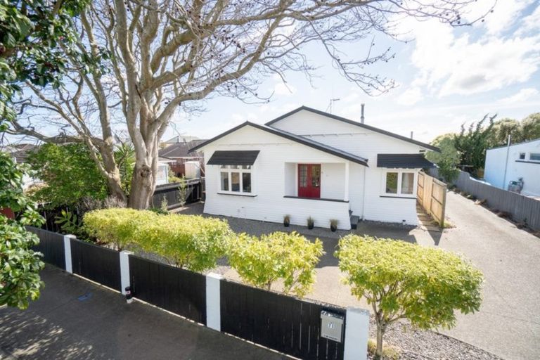 Photo of property in 71 Ferguson Street, Awapuni, Palmerston North, 4412
