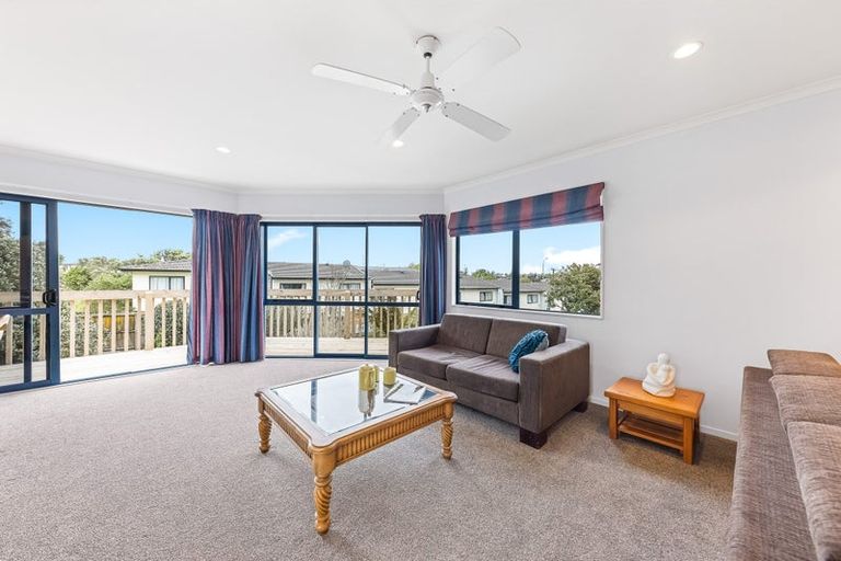 Photo of property in 1b Triangle Road, Massey, Auckland, 0614