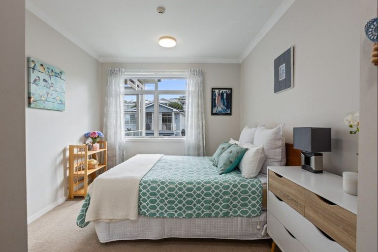 Photo of property in 48 Rewa Rewa Lane, Orewa, 0931