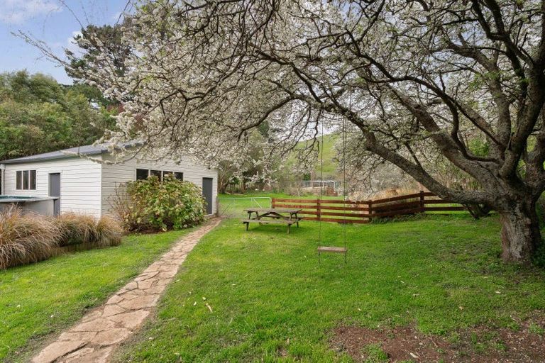 Photo of property in 402 Kaka Amu Road, Rangitumau, Masterton, 5871