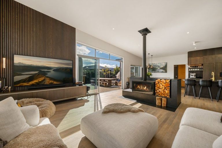 Photo of property in 120 Rob Roy Lane, Wanaka, 9305