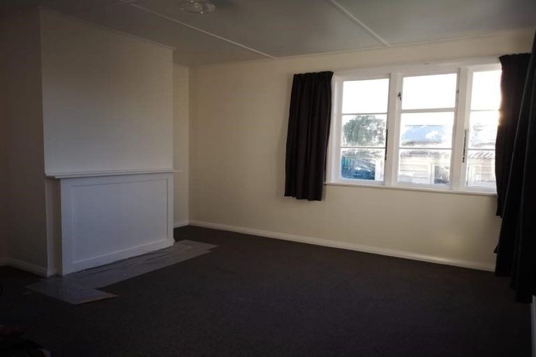 Photo of property in 35-37 Goldsmith Crescent, Levin, 5510