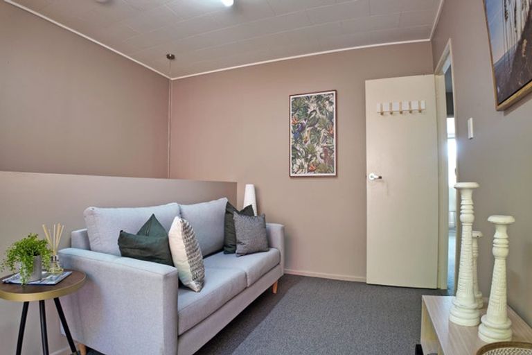 Photo of property in 22b Hillside Drive, Maoribank, Upper Hutt, 5018