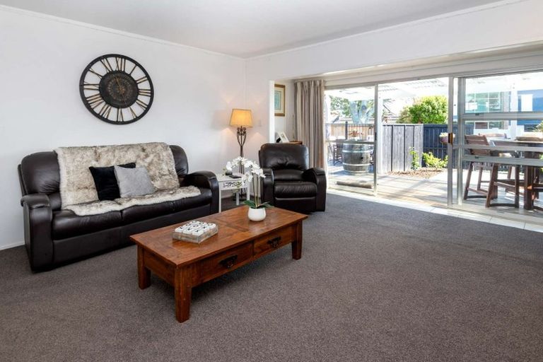Photo of property in 1/33 Bramley Drive, Farm Cove, Auckland, 2012