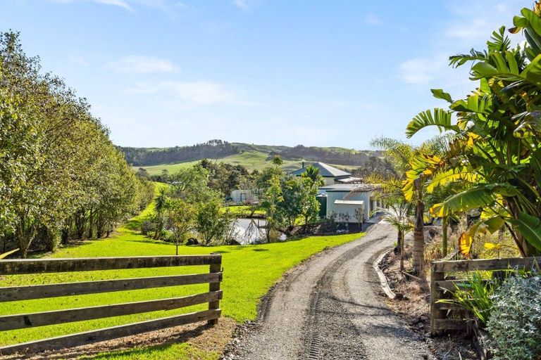 Photo of property in 51 Sterling Road, Paparoa, 0571