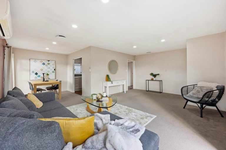 Photo of property in 2 Marvon Downs Avenue, Pakuranga Heights, Auckland, 2010