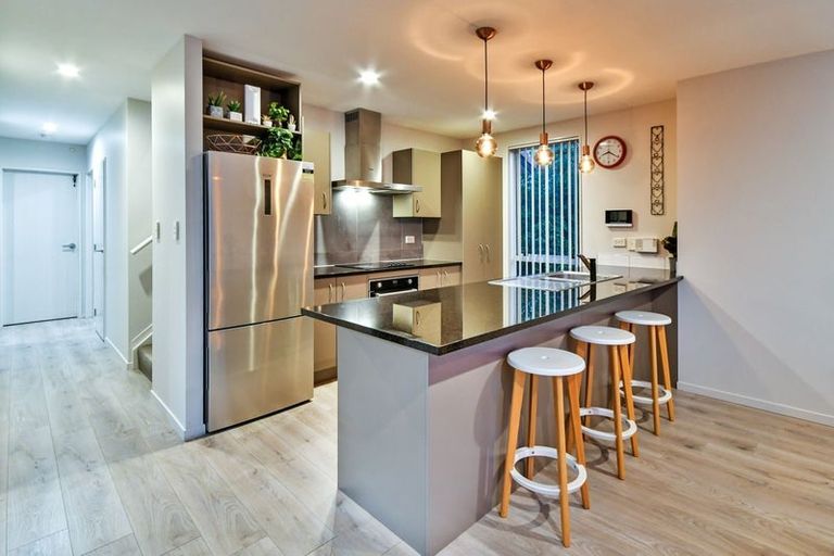 Photo of property in 214 Hill Road, The Gardens, Auckland, 2105