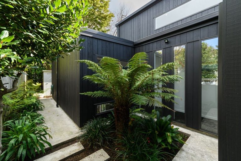 Photo of property in 36b Lincoln Terrace, Hokowhitu, Palmerston North, 4410