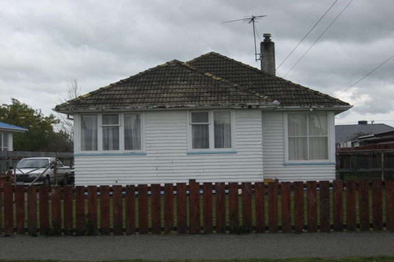 Photo of property in 16 Grant Crescent, Masterton, 5810