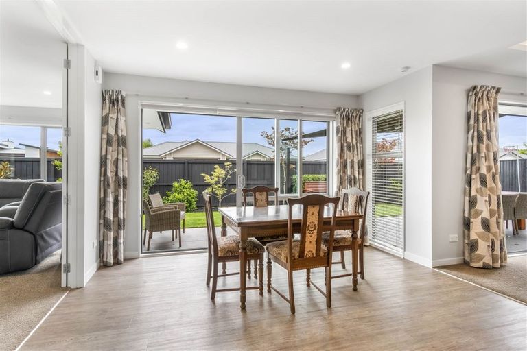 Photo of property in 6 Wallace Crescent, Prebbleton, 7604