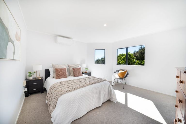 Photo of property in 2 Cromarty Place, Papakowhai, Porirua, 5024