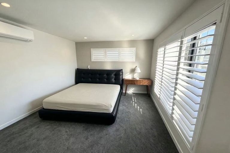 Photo of property in 95a Oreil Avenue, West Harbour, Auckland, 0618