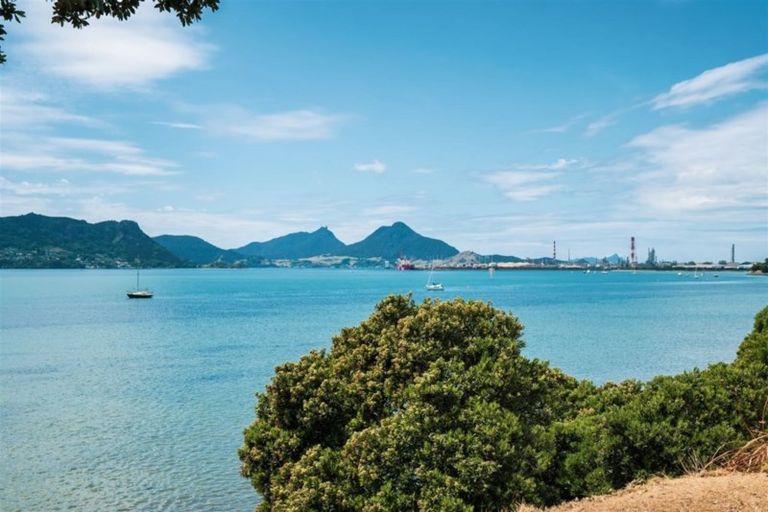 Photo of property in 34 Bermuda Place, One Tree Point, 0118