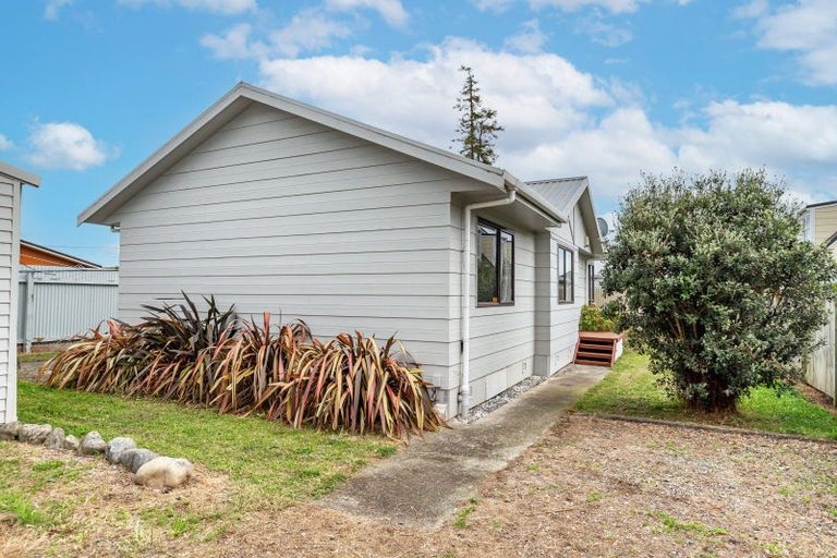 Photo of property in 36 Wilton Street, Levin, 5510