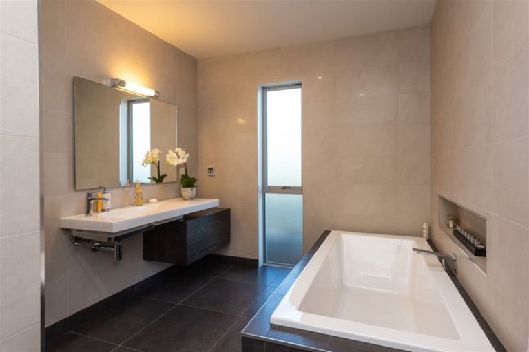 Photo of property in 28 Oakgrove Drive, Rangiora, 7400