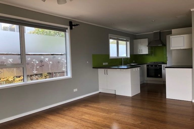 Photo of property in 17 Tree View Avenue, Glenfield, Auckland, 0629