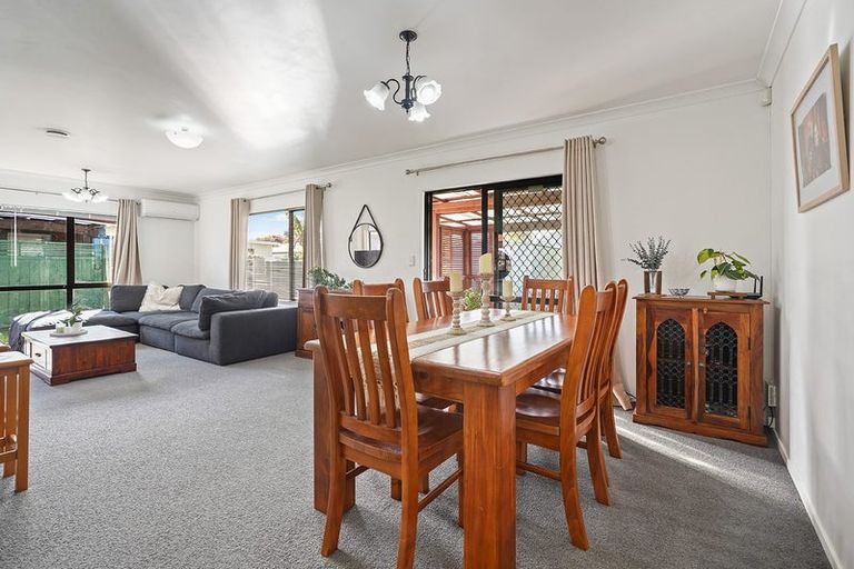 Photo of property in 14 Catalina Drive, Melville, Hamilton, 3206