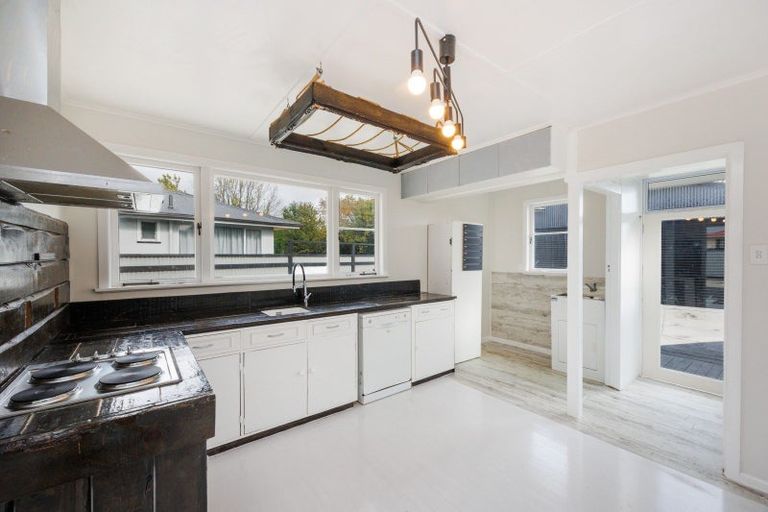 Photo of property in 11 Kettle Avenue, Awapuni, Palmerston North, 4412