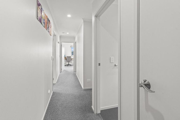 Photo of property in 17 Redwood Crescent, Hurdon, New Plymouth, 4310