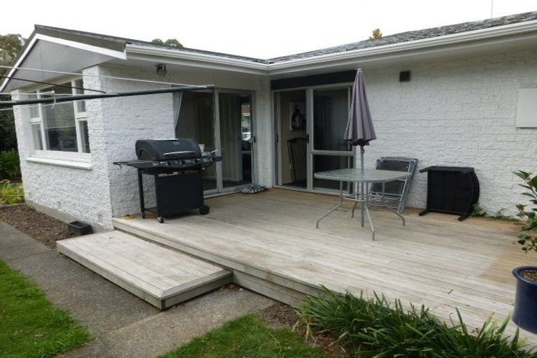 Photo of property in 2/4 Kyeburn Place, Avonhead, Christchurch, 8042
