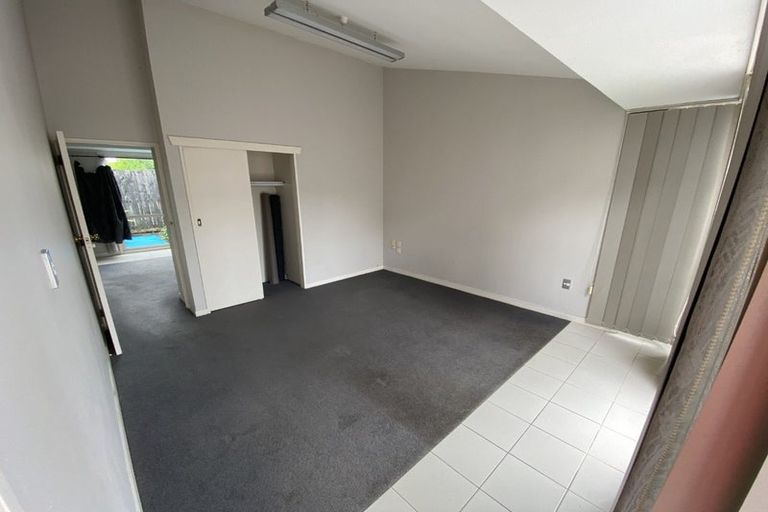 Photo of property in 2/15 Rosehill Drive, Rosehill, Papakura, 2113