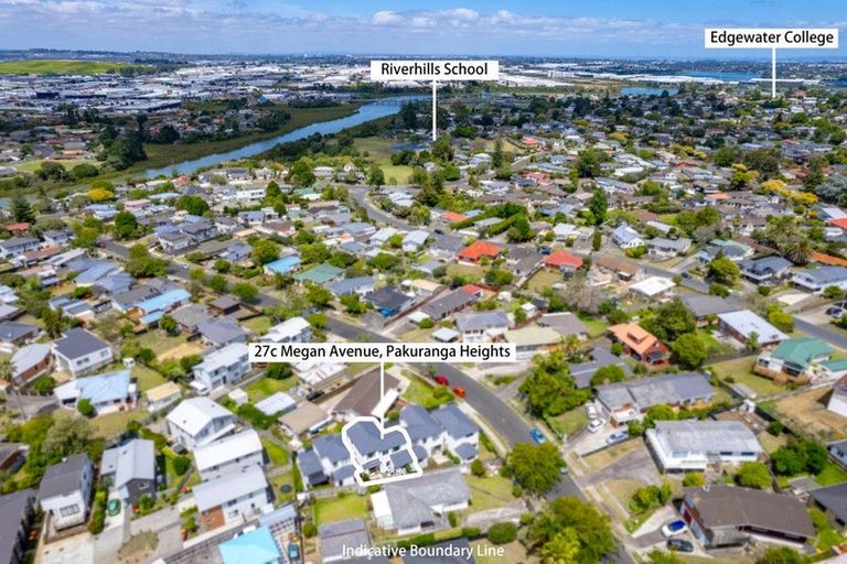 Photo of property in 27c Megan Avenue, Pakuranga Heights, Auckland, 2010