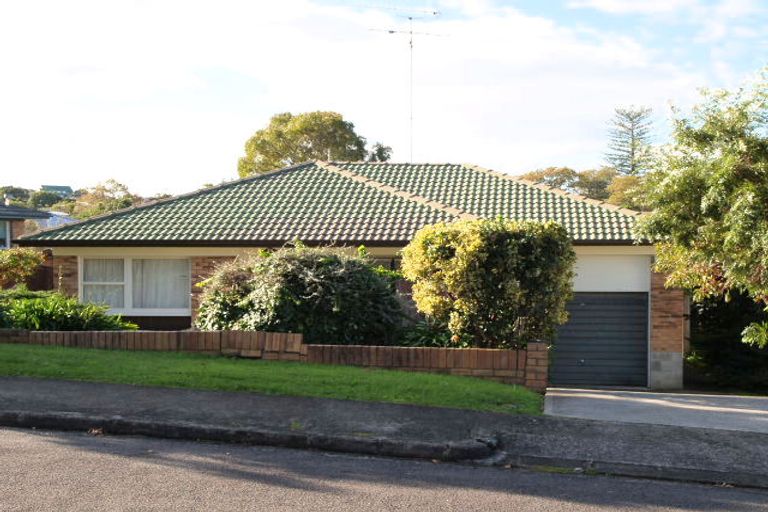 Photo of property in 21 Pegler Drive, Howick, Auckland, 2014