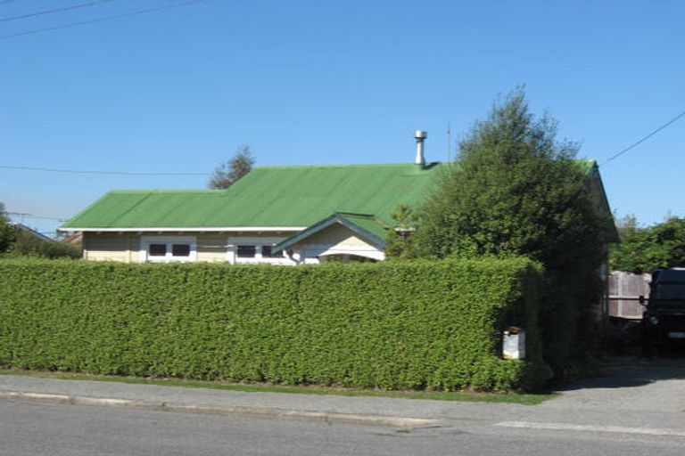 Photo of property in 1 Herbert Street, Waimate, 7924