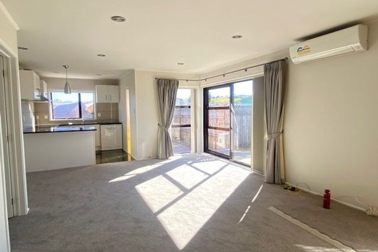Photo of property in 2/2 Casuarina Road, Half Moon Bay, Auckland, 2012