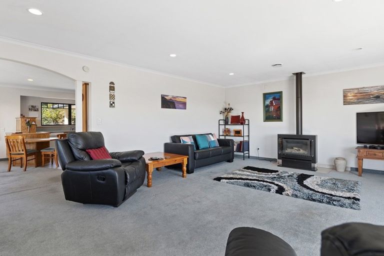 Photo of property in 28 Margaret Drive, Omokoroa, 3114