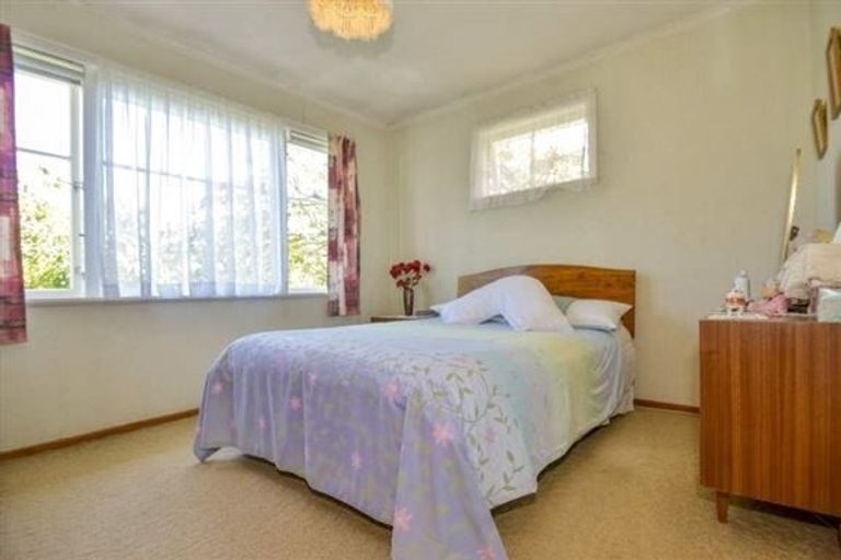 Photo of property in 20 Kelkirk Street, Kelston, Auckland, 0602