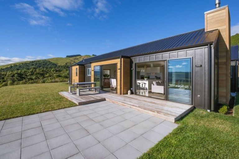 Photo of property in 27 Locheagles Rise, Kinloch, Taupo, 3377