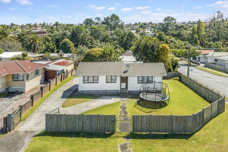 Photo of property in 1 Tabitha Crescent, Henderson, Auckland, 0612