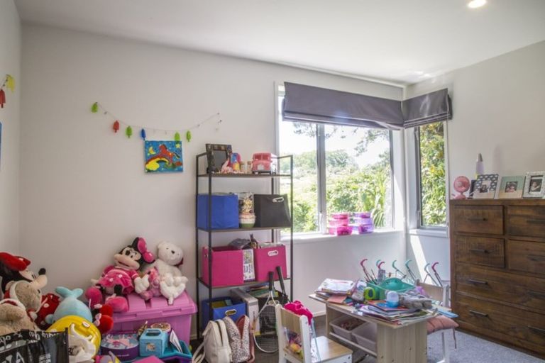 Photo of property in 56a Reynella Drive, Massey, Auckland, 0614