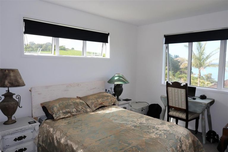 Photo of property in 32 Oxford Street, Whakapirau, Maungaturoto, 0583