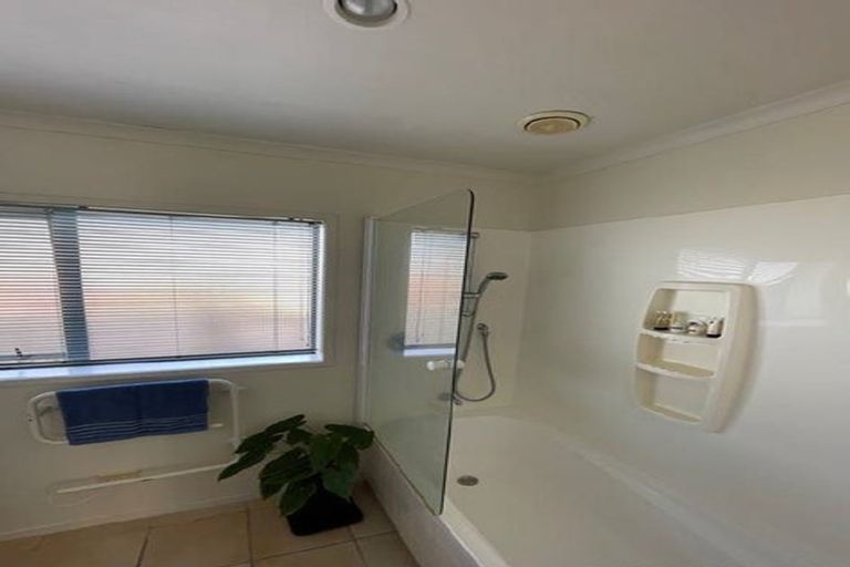 Photo of property in 20 Rush Creek Drive, Westgate, Auckland, 0614