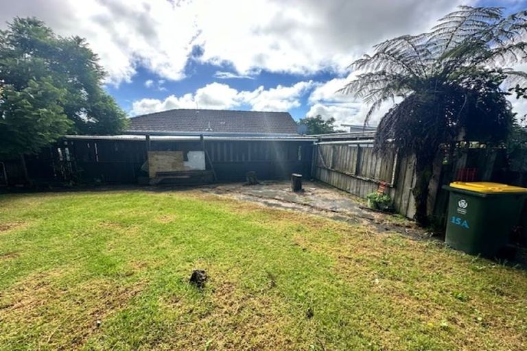Photo of property in 15 Bundena Place, Clendon Park, Auckland, 2103