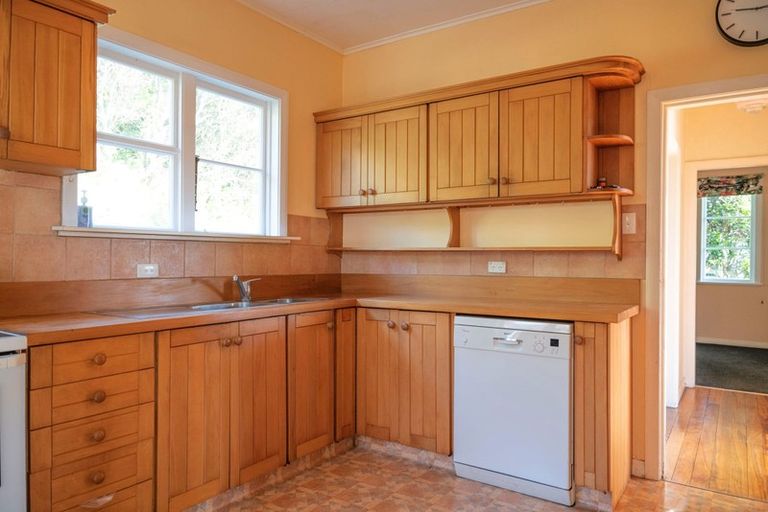 Photo of property in 43 Tannadyce Street, Strathmore Park, Wellington, 6022