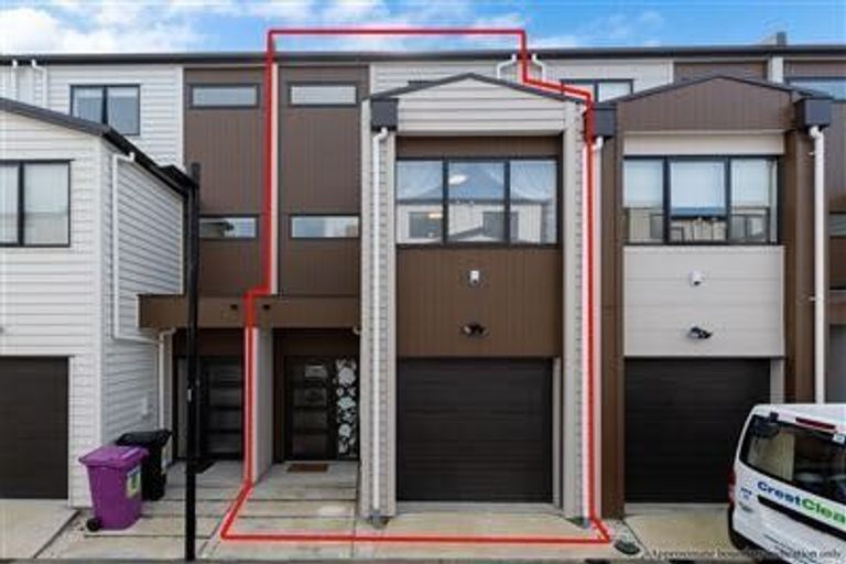 Photo of property in 42 Bloom Crescent, Sunnyvale, Auckland, 0612