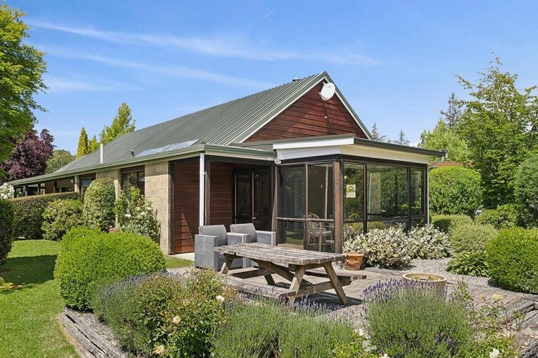 Photo of property in 4 Kidson Lane, Wanaka, 9305