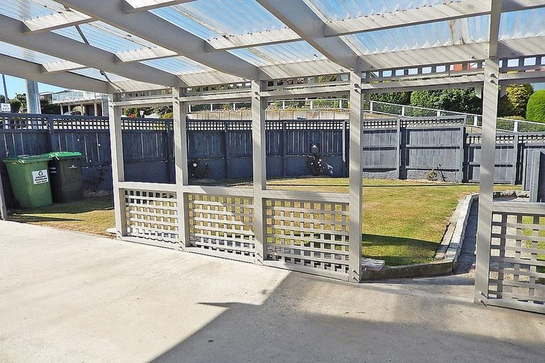 Photo of property in 9 Selwyn Street, South Hill, Oamaru, 9400