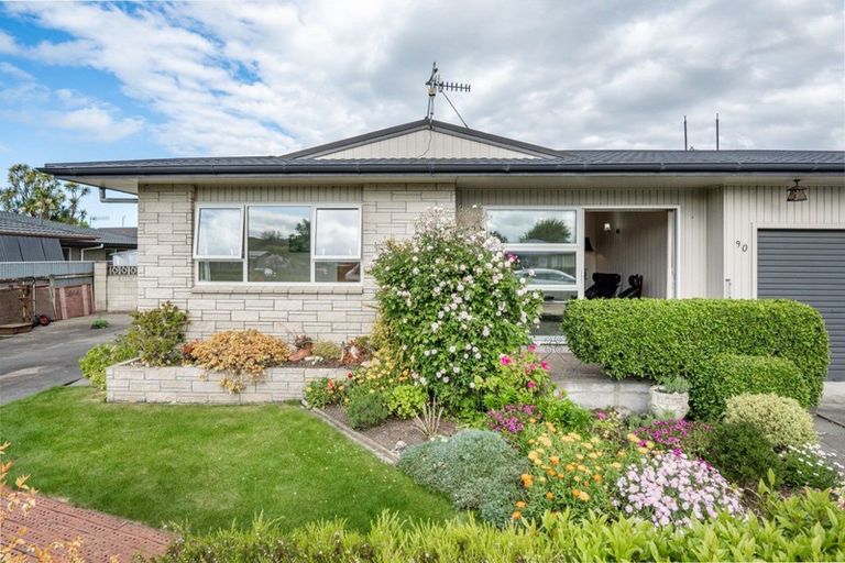 Photo of property in 90 Napier Road, Havelock North, 4130