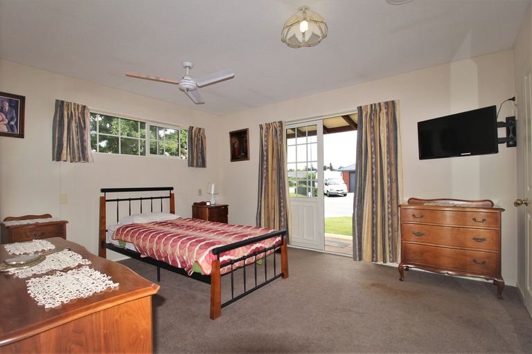 Photo of property in 2 Fir Close, Alexandra, 9320