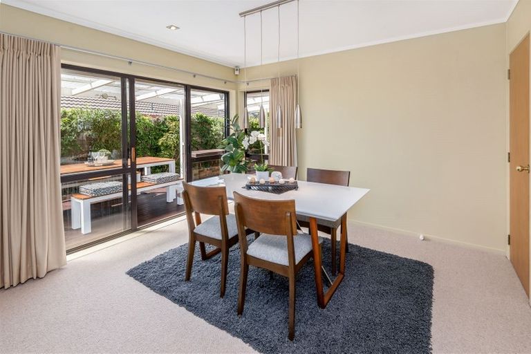 Photo of property in 43 Headcorn Place, Botany Downs, Auckland, 2010