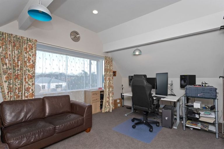 Photo of property in 77 Regency Crescent, Redwood, Christchurch, 8051