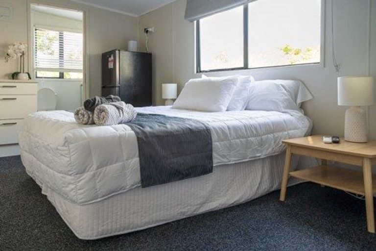 Photo of property in 1/39 Jaemont Avenue, Te Atatu South, Auckland, 0610