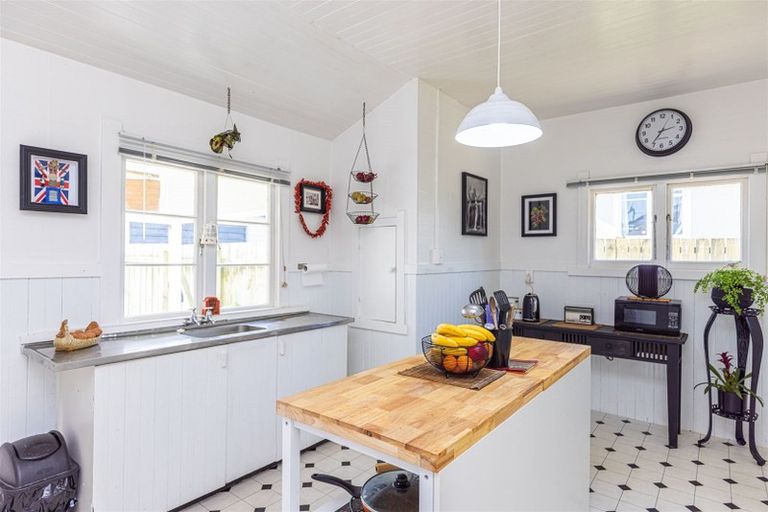 Photo of property in 53 Manuka Street, Castlecliff, Whanganui, 4501